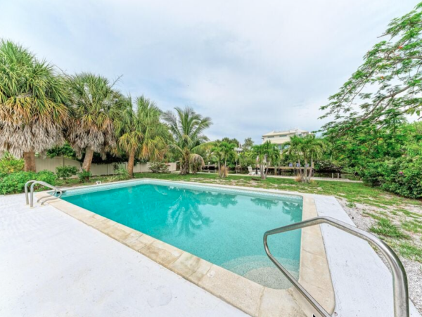 4-Bedroom Home with Private Dock in Anna Maria Island